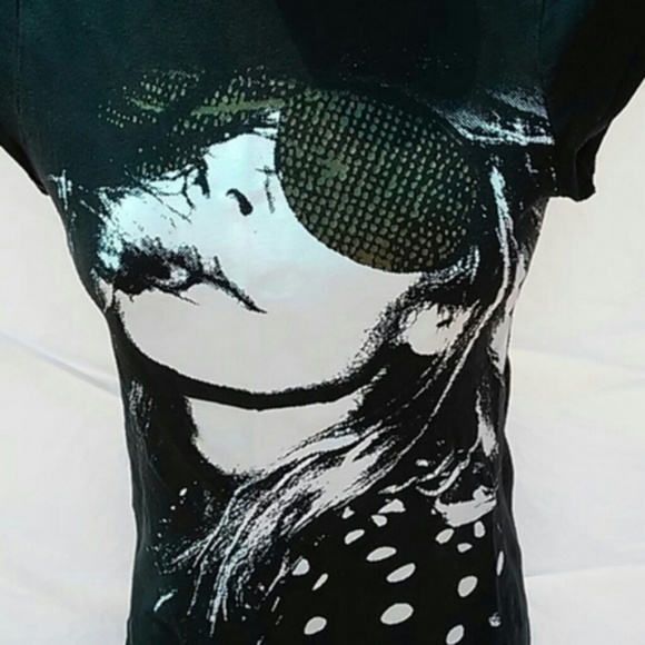 Black short sleeve fashion graphic tee - Picture 2 of 4